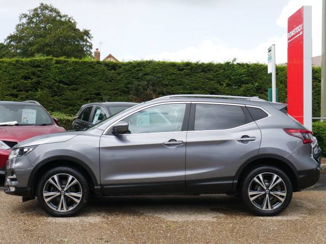 2017 Nissan Qashqai 1.5 dCi N-Connecta (Glass Roof) 5dr